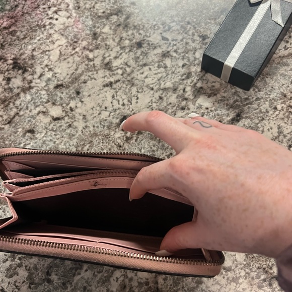 Gucci Wallet - Picture 4 of 4